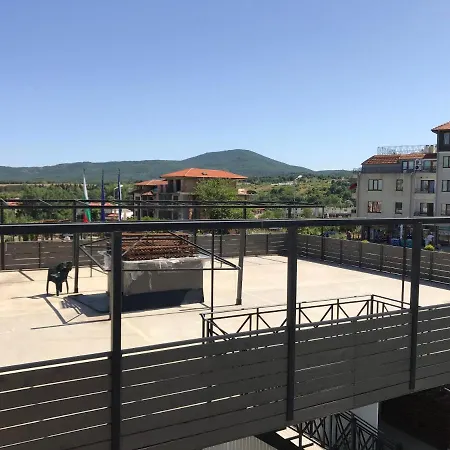 Апартхотел La 2 Царево