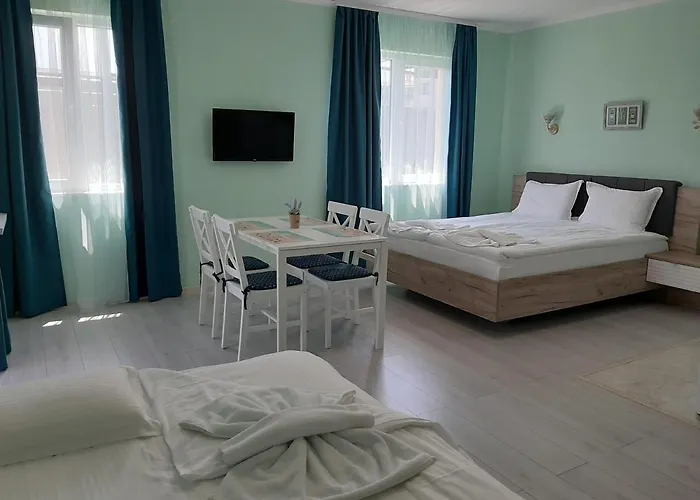 La 2 Aparthotel 4*