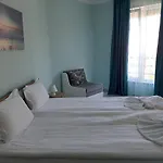 La 2 Aparthotel