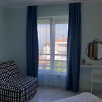 La 2 Aparthotel 3*