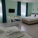 La 2 Aparthotel 3*