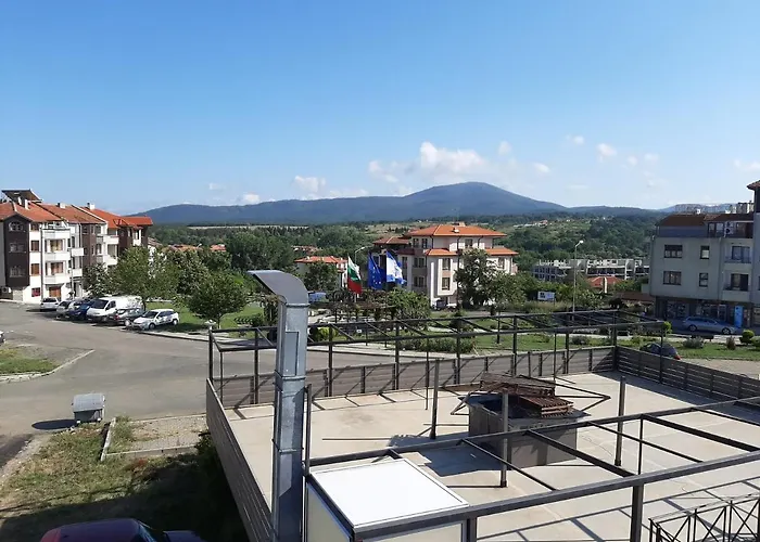 מלון דירות La 2 4*